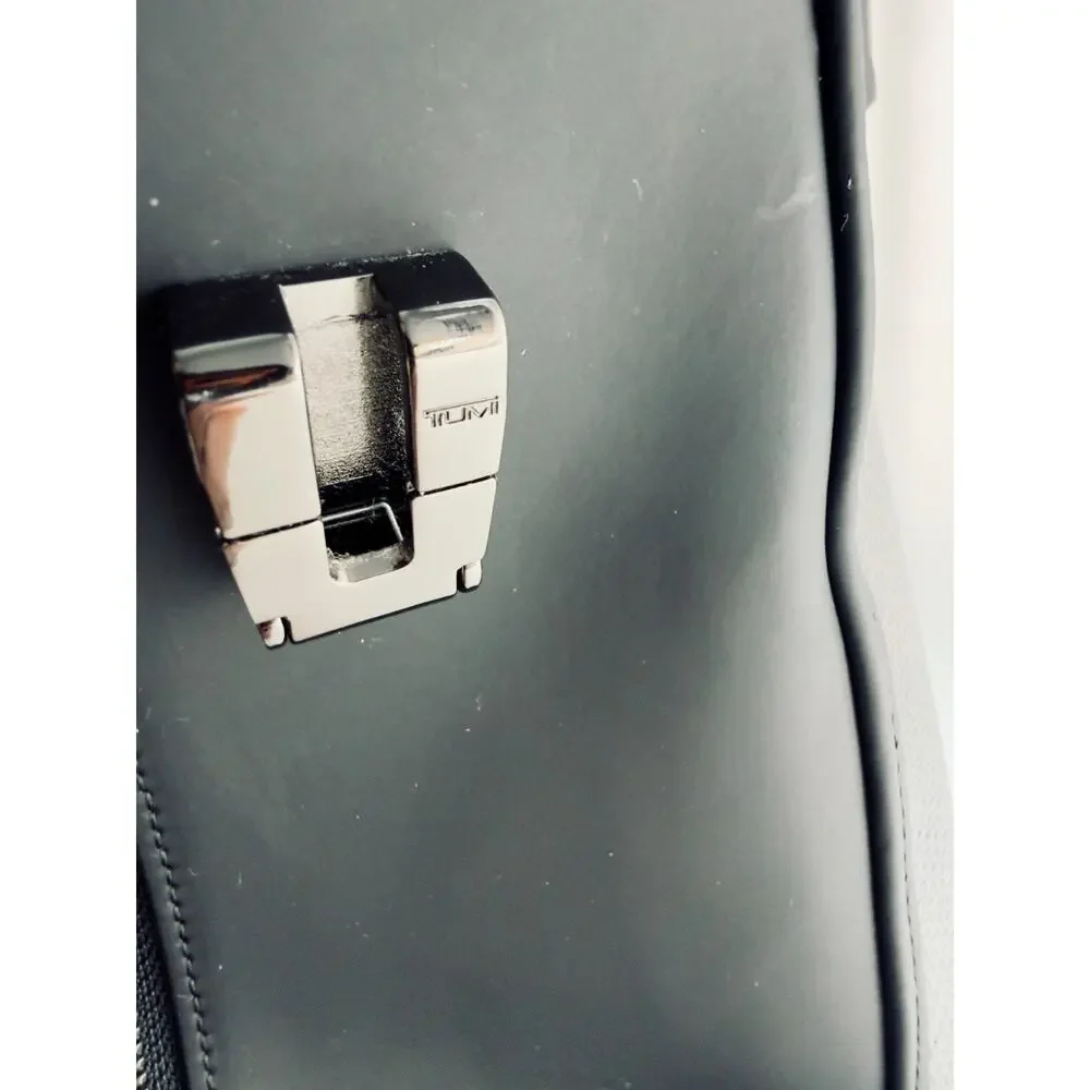 Tumi cfx adelaide